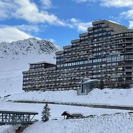 4 Personnes Dans Le Mythique Paquebot Des Neiges A La Plagne