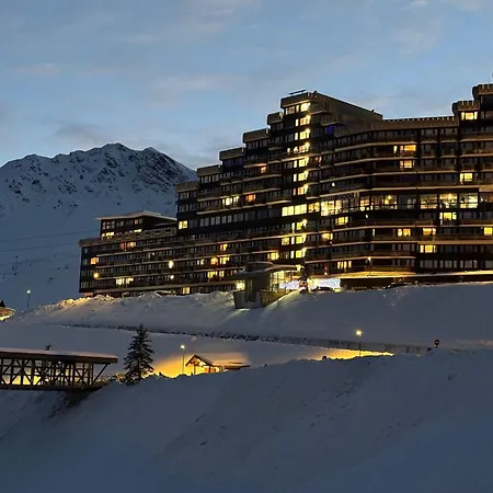 4 Personnes Dans Le Mythique Paquebot Des Neiges A