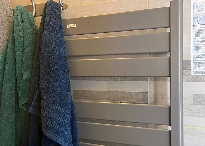 4 Personnes Dans Le Mythique Paquebot Des Neiges A