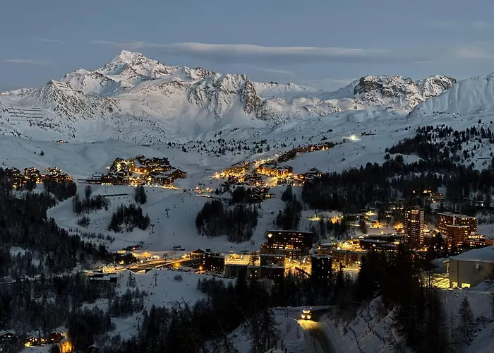 4 Personnes Dans Le Mythique Paquebot Des Neiges A *