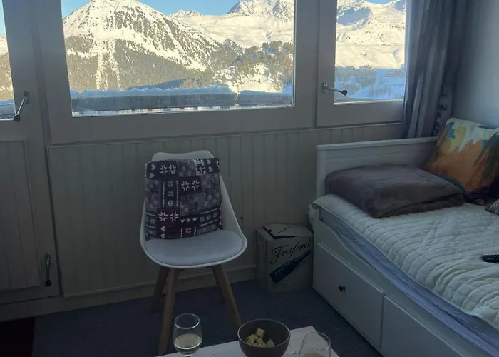 4 Personnes Dans Le Mythique Paquebot Des Neiges A La Plagne