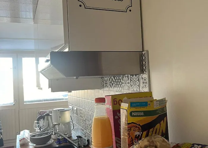 4 Personnes Dans Le Mythique Paquebot Des Neiges A