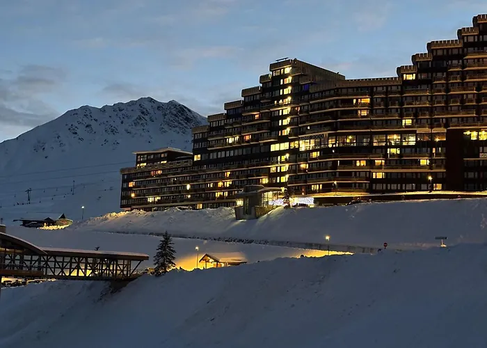 4 Personnes Dans Le Mythique Paquebot Des Neiges A